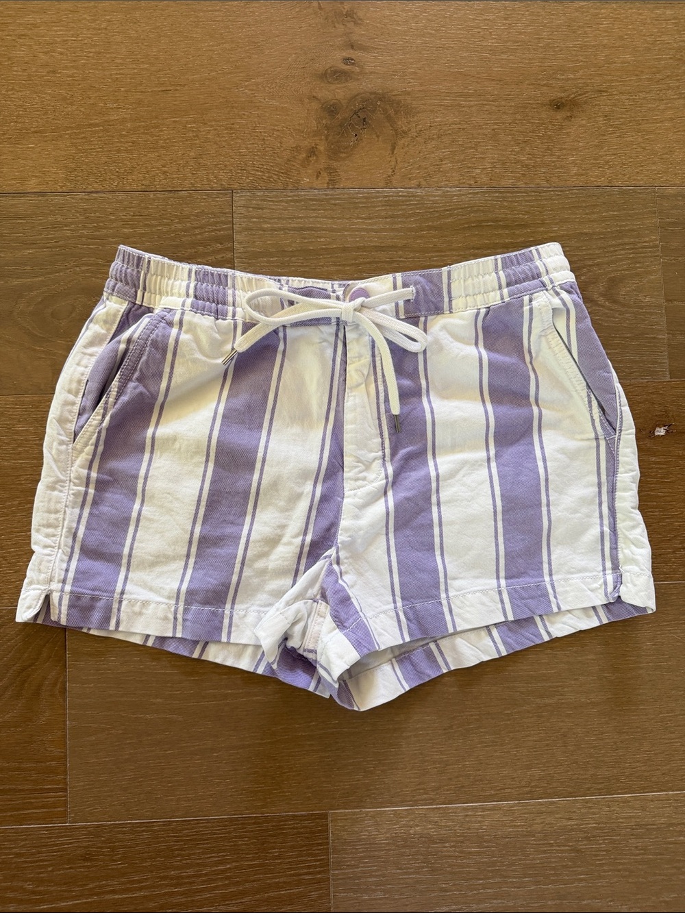 American Eagle High Waisted Striped Shorts | M